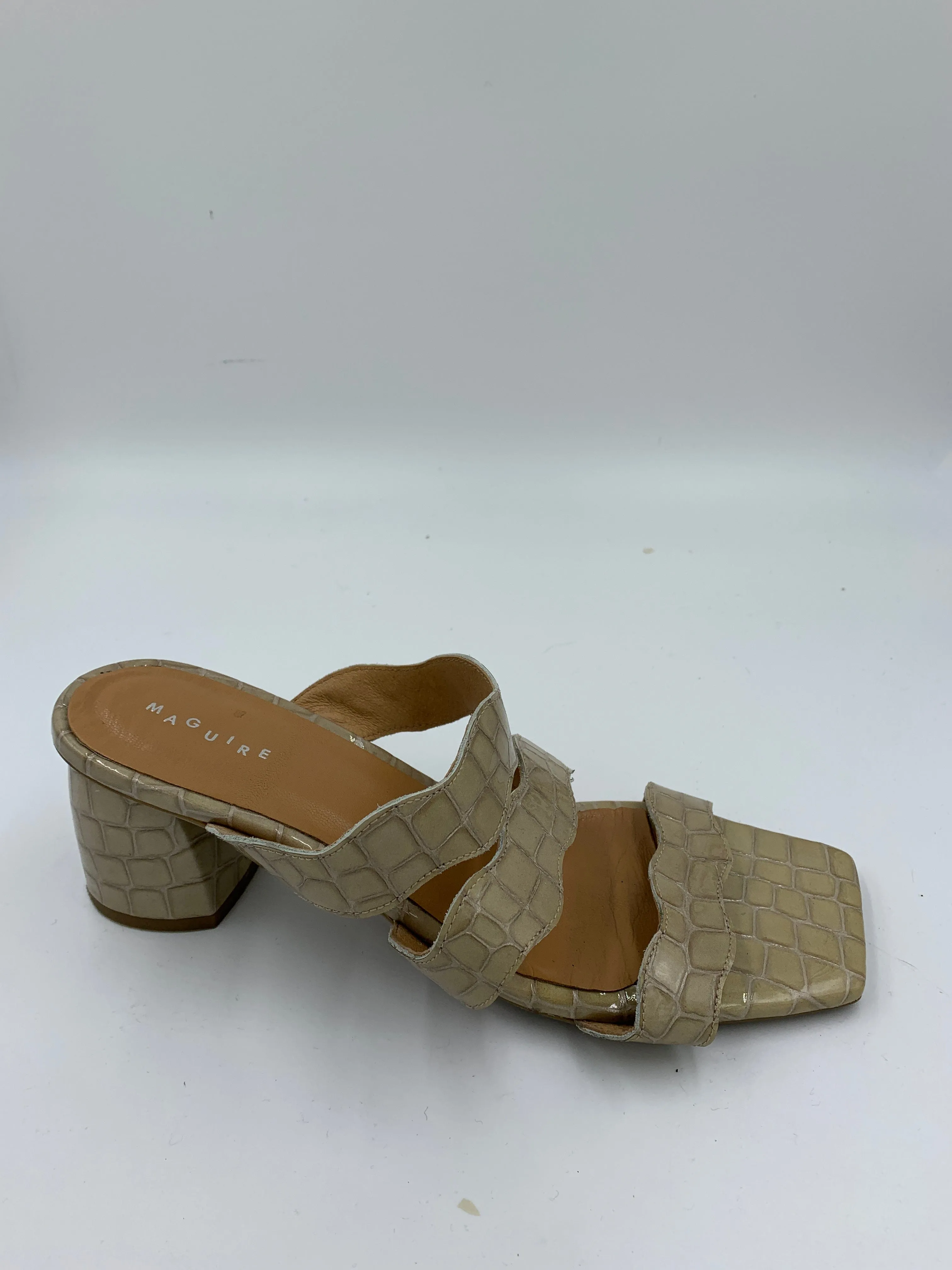 Second Hand Riva Embossed Beige Heel